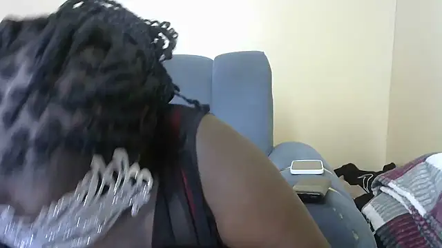 Snapshot of sweetronette chatting on 06/22/26, 10:07 sweetronette online show from 06/22/26, 10:07