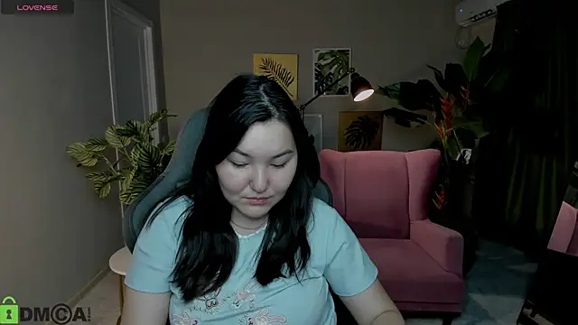 Snapshot of CamilaMartiez chatting on 07/17/26, 12:24 CamilaMartiez online show from 07/17/26, 12:24
