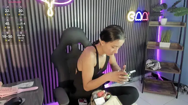 Luna roose1 online show from 04/22/26, 12:34