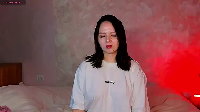 miss teasee online show from 04/19/26, 10:16