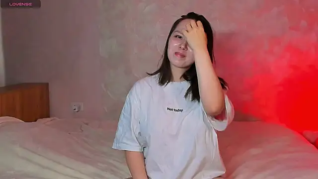 miss teasee online show from 04/23/26, 10:11