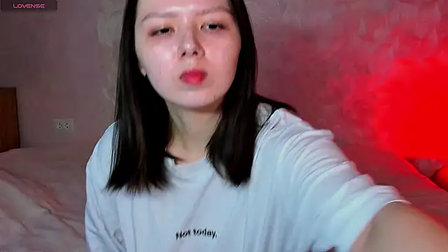 miss teasee online show from 04/24/26, 10:06