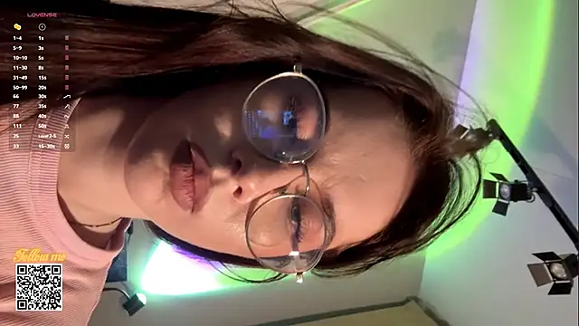 Snapshot of DorothyJones chatting on 04/05/26, 06:14 DorothyJones online show from 04/05/26, 06:14