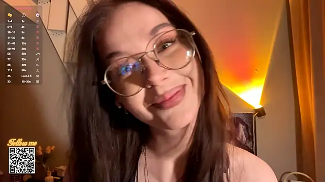 Snapshot of DorothyJones chatting on 04/04/26, 06:03 DorothyJones online show from 04/04/26, 06:03