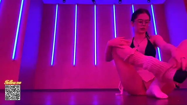 Snapshot of DorothyJones chatting on 04/09/26, 11:27 DorothyJones online show from 04/09/26, 11:27