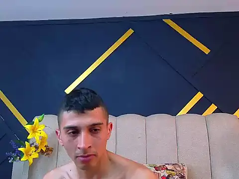 MiaANDronyy online show from 03/29/26, 07:26