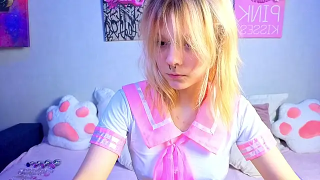 PerryKitty online show from 06/11/26, 03:20