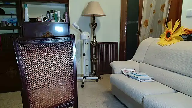 aquamarine hot online show from 04/15/26, 06:01