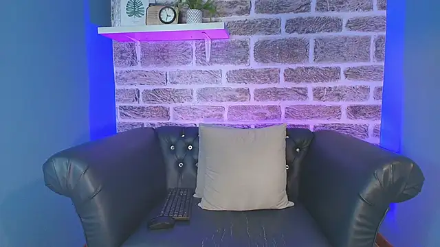 Snapshot of chatting on 04/08/26, 02:07 online show from 04/08/26, 02:07