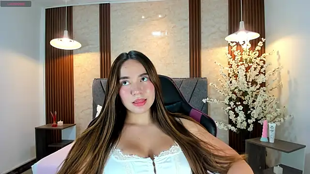 Anissa m  online show from 04/04/26, 07:09