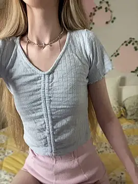 AvaTayloor online show from 04/11/26, 01:48