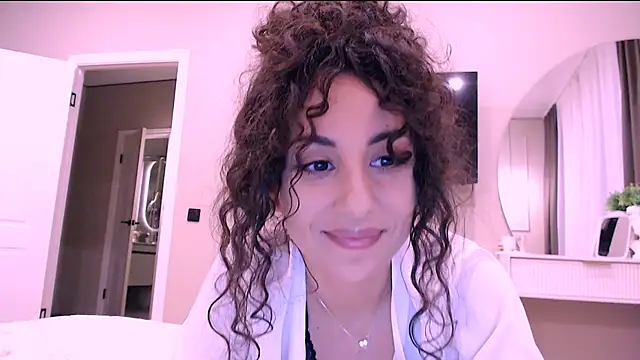 curly jade  online show from 04/15/26, 05:17