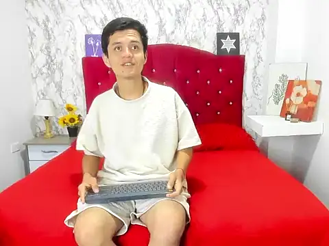 Alejandra and James  online show from 04/13/26, 04:16