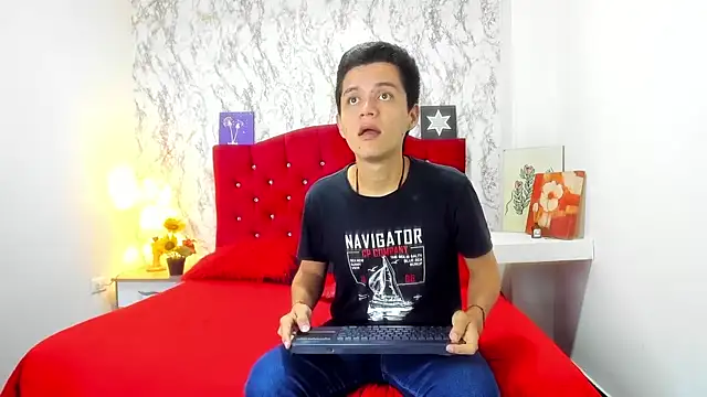 Alejandra and James  online show from 04/08/26, 02:24