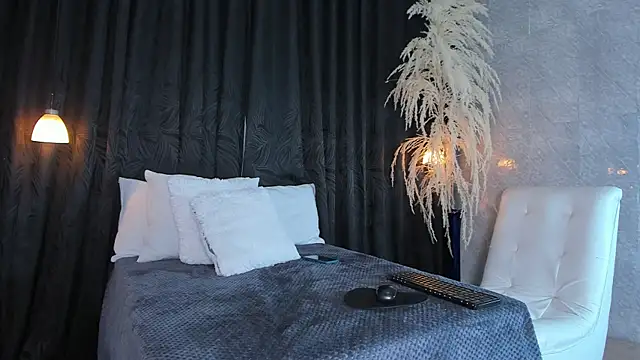 Snapshot of madisonyeduar_ chatting on 04/05/26, 02:35 madisonyeduar online show from 04/05/26, 02:35