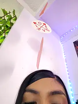 Snapshot of yvonne_1998 chatting on 03/25/26, 09:14 yvonne 1998 online show from 03/25/26, 09:14