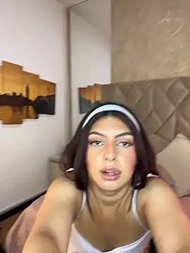 Cinthia Cortes online show from 03/27/26, 08:10