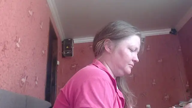 Snapshot of CharleyReid chatting on 06/13/26, 04:43 CharleyReid online show from 06/13/26, 04:43