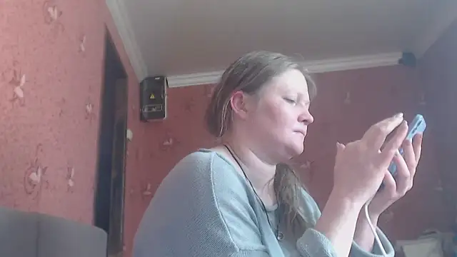 Snapshot of CharleyReid chatting on 06/02/26, 06:46 CharleyReid online show from 06/02/26, 06:46