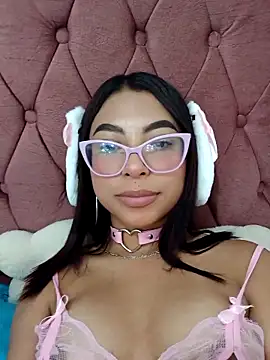 Snapshot of KatanaRose_ chatting on 03/28/26, 03:29 KatanaRose online show from 03/28/26, 03:29