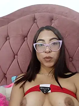 Snapshot of KatanaRose_ chatting on 04/04/26, 04:19 KatanaRose online show from 04/04/26, 04:19