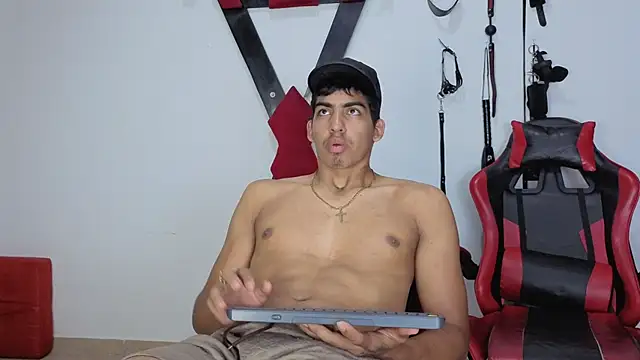 Snapshot of Milo_LatinBoy chatting on 04/06/26, 07:15 Milo LatinBoy online show from 04/06/26, 07:15