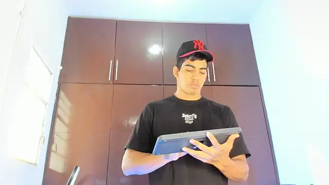 Snapshot of Milo_LatinBoy chatting on 03/31/26, 07:05 Milo LatinBoy online show from 03/31/26, 07:05