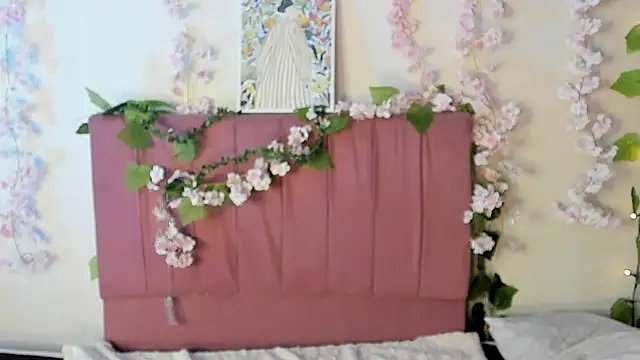 megan n online show from 04/04/26, 10:22