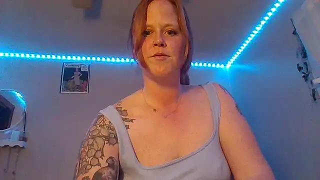 RedVelvetVixen online show from 04/04/26, 12:50