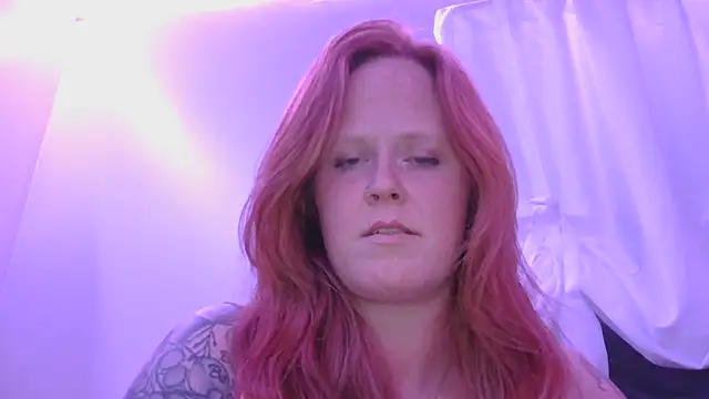 RedVelvetVixen online show from 04/03/26, 12:06