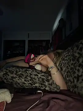 sweetkacibaby online show from 04/18/26, 10:32