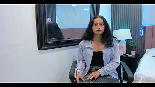 CharloteeTaylor online show from 05/17/26, 07:14