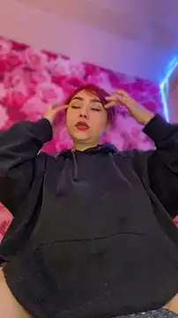 SweetLittleRed online show from 04/14/26, 09:47