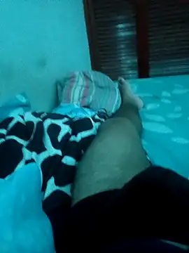 Snapshot of goldboy_0069 chatting on 04/12/26, 04:05 goldboy 0069 online show from 04/12/26, 04:05