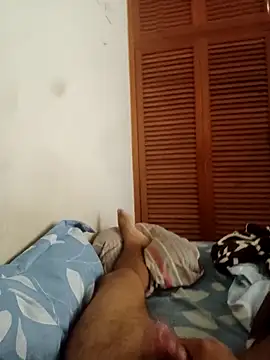 Snapshot of goldboy_0069 chatting on 04/12/26, 04:10 goldboy 0069 online show from 04/12/26, 04:10