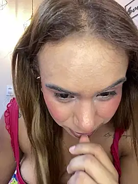Jullyanaximeness online show from 07/05/26, 06:15