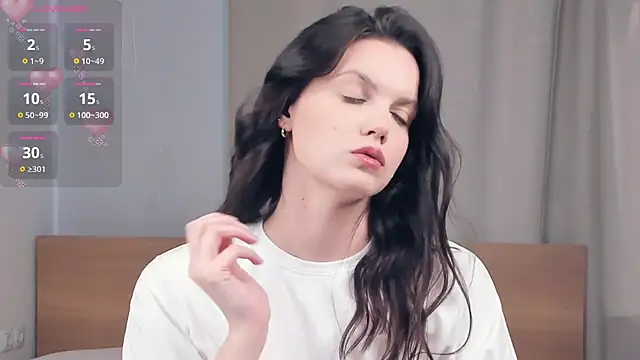 JuliannPaysour online show from 04/01/26, 07:42