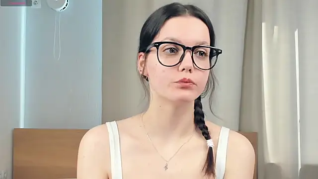 JuliannPaysour online show from 04/02/26, 07:37