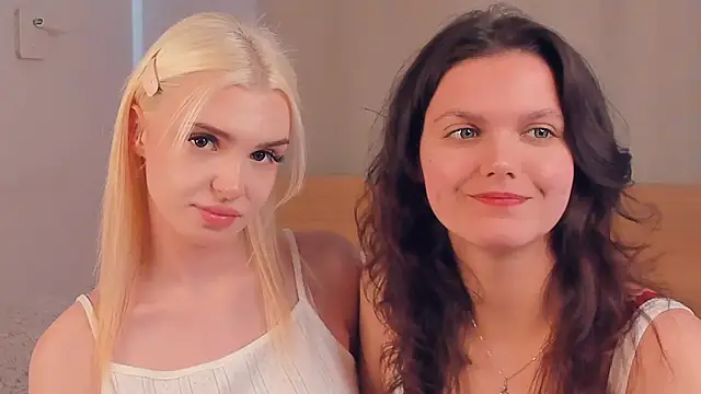 JuliannPaysour online show from 04/09/26, 07:36