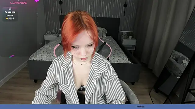 Snapshot of Loly_Cuttie chatting on 04/14/26, 12:59 Loly Cuttie online show from 04/14/26, 12:59