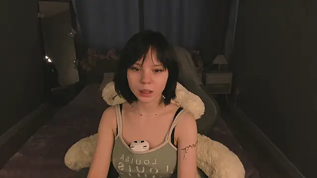 Snapshot of Loly_Cuttie chatting on 05/04/26, 01:14 Loly Cuttie online show from 05/04/26, 01:14