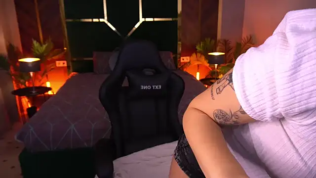 FlirtyMusa online show from 04/04/26, 12:34