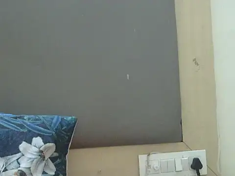 SweetRashii online show from 04/08/26, 05:31