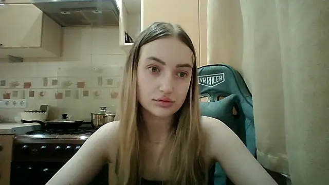 KariLindsey online show from 04/18/26, 06:54