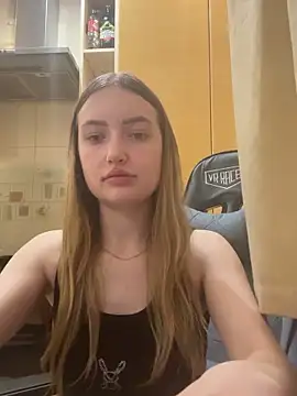 KariLindsey online show from 04/18/26, 07:07