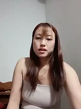 Snapshot of -Bitilu- chatting on 06/15/26, 05:29 -Bitilu- online show from 06/15/26, 05:29