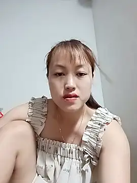 Snapshot of -Bitilu- chatting on 06/19/26, 02:01 -Bitilu- online show from 06/19/26, 02:01