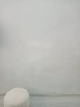 Snapshot of Rosesarem chatting on 06/18/26, 06:01 Rosesarem online show from 06/18/26, 06:01