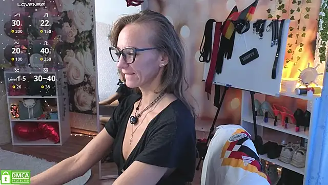 Snapshot of jesica_mooonn chatting on 07/10/26, 03:28 jesica mooonn online show from 07/10/26, 03:28