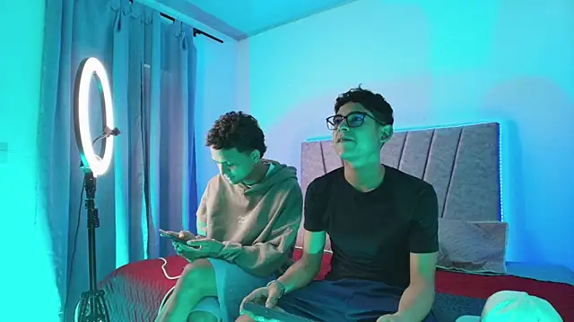 carlos and santy online show from 04/11/26, 12:18